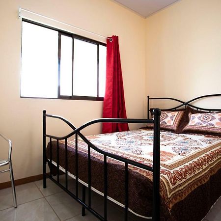 Flor De Katty Hostel Airport Río Segundo エクステリア 写真